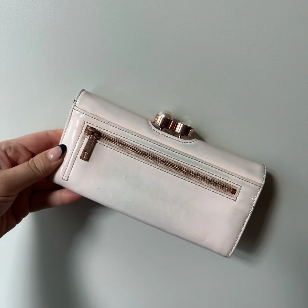 Wallet - Picture 3 of 4